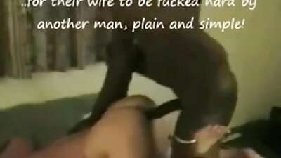 Žmona čiulpia masturbuojasi su dideliu dilde ir skaito pornografiją